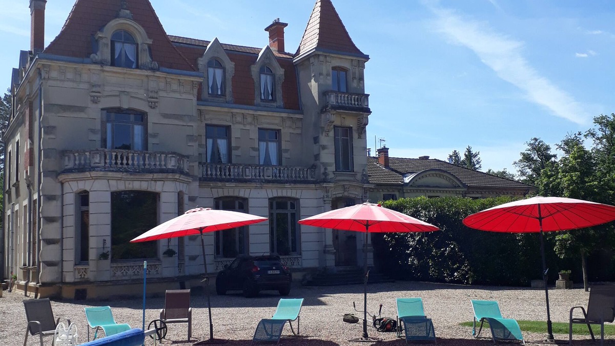 Perreux Other | Château Glamor "French and British touch