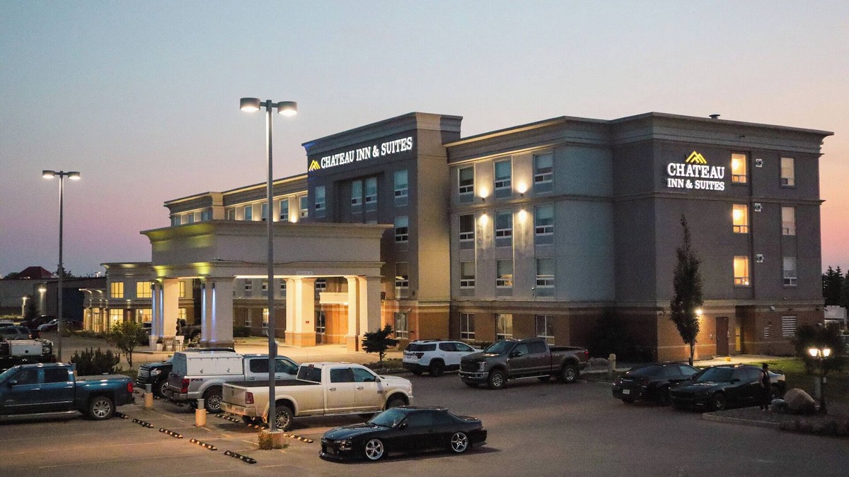 Bonnyville Hotel | Chateau Inn & Suites Bonnyville