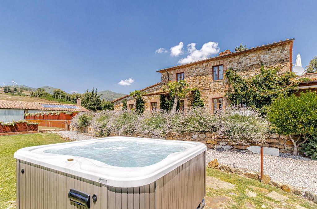 Montecatini Val di Cecina Villa | Chateau La Siroque