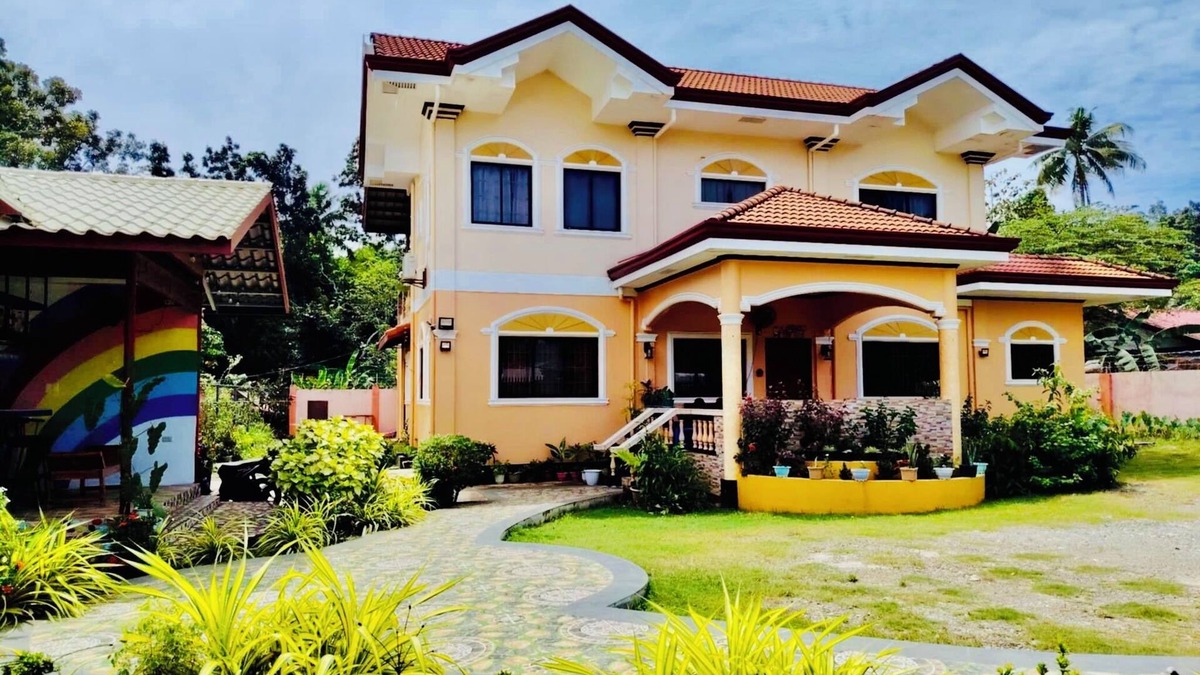 San Pedro Villa | Chateau La Princesa with lovely garden & bar "family friendly villa"