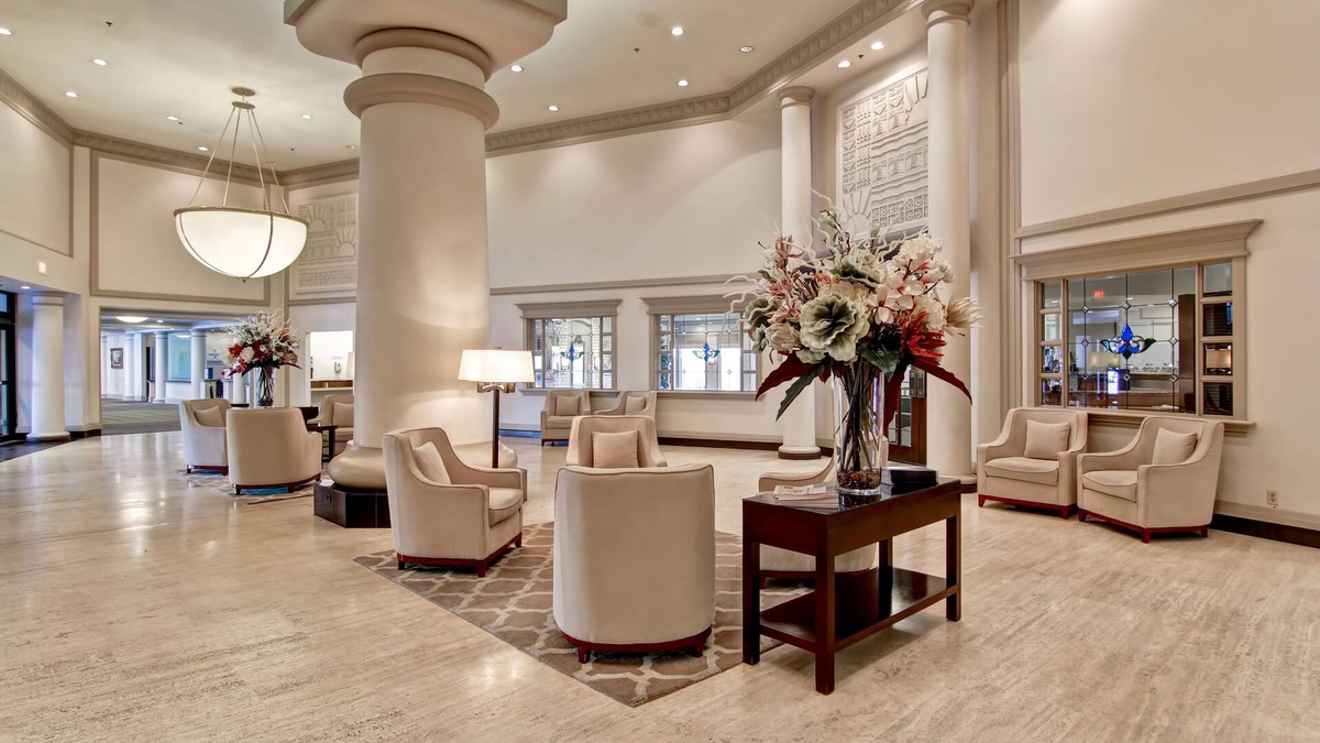 Downtown Edmonton Hotel | Chateau Lacombe Hotel