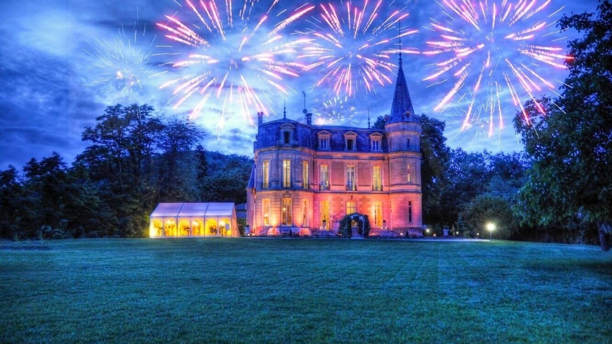 Clairac House | Château LENA private chateau with panoramic views, stunning park and pool!