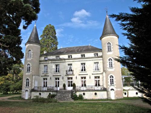 Tournon-Saint-Pierre Bed & Breakfast | CHATEAU Les VALLÉES