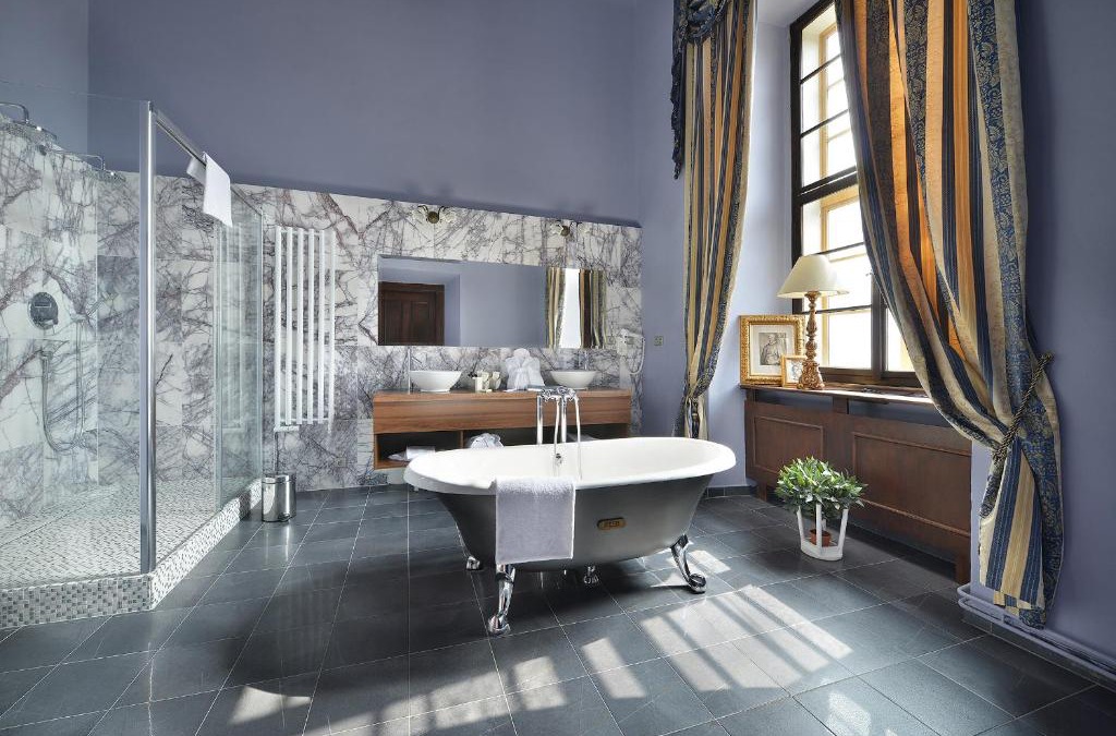 Loucen Hotel | Chateau Loucen Garden Retreat