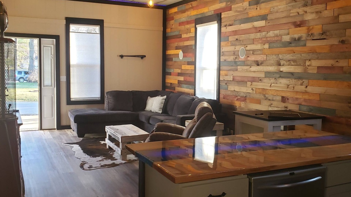 Olney House | Chateau Monroe - Rustic feel with modern convenience