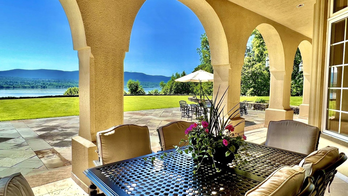 Middle Hope House | Chateau Montreau On Hudson