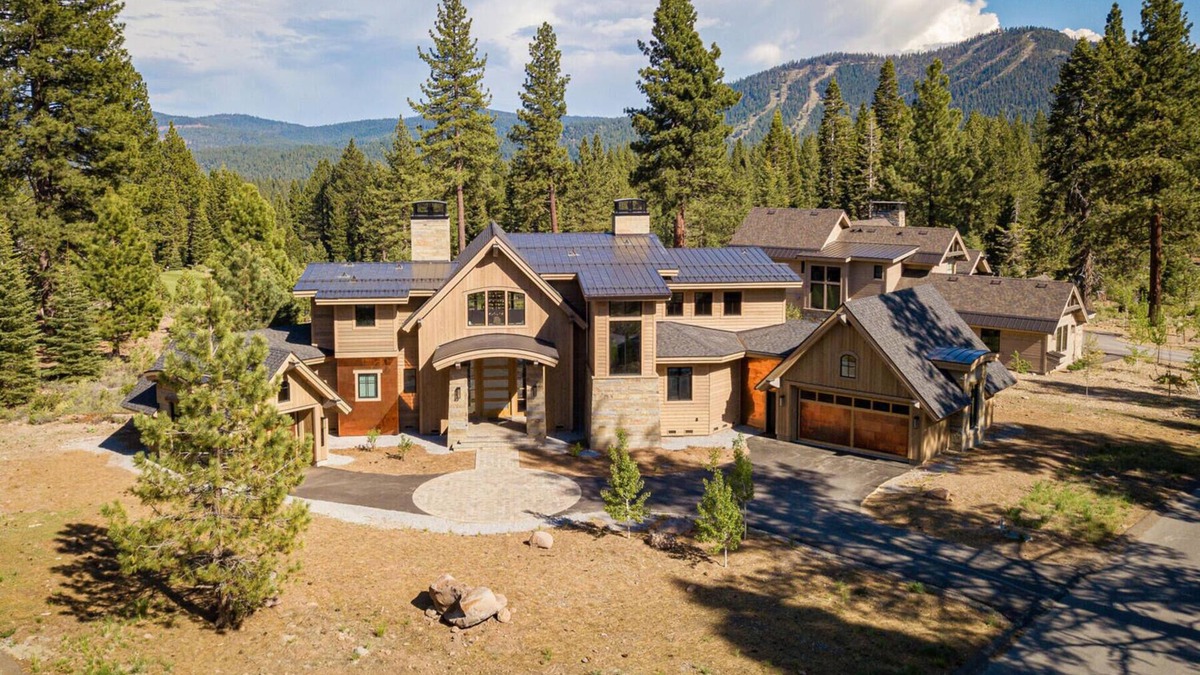 Ponderosa Palisades House | Chateau on Carson Range. Private Hot Tub, Golf & Exclusive Club Amenities!