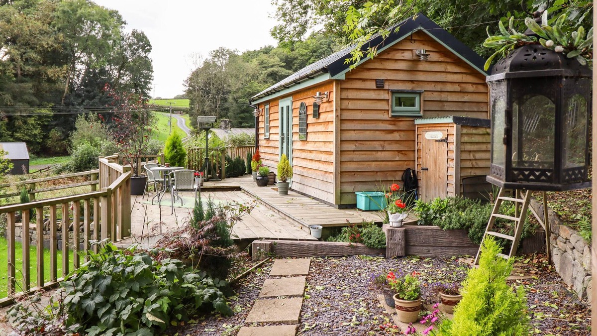 Caersws Cottage | Chateau Petit