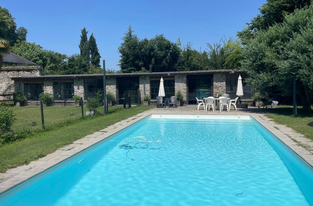 Assat House | Chateau pool house