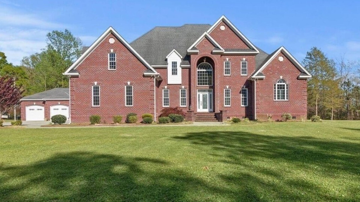 Richlands House | Chateau Rouge