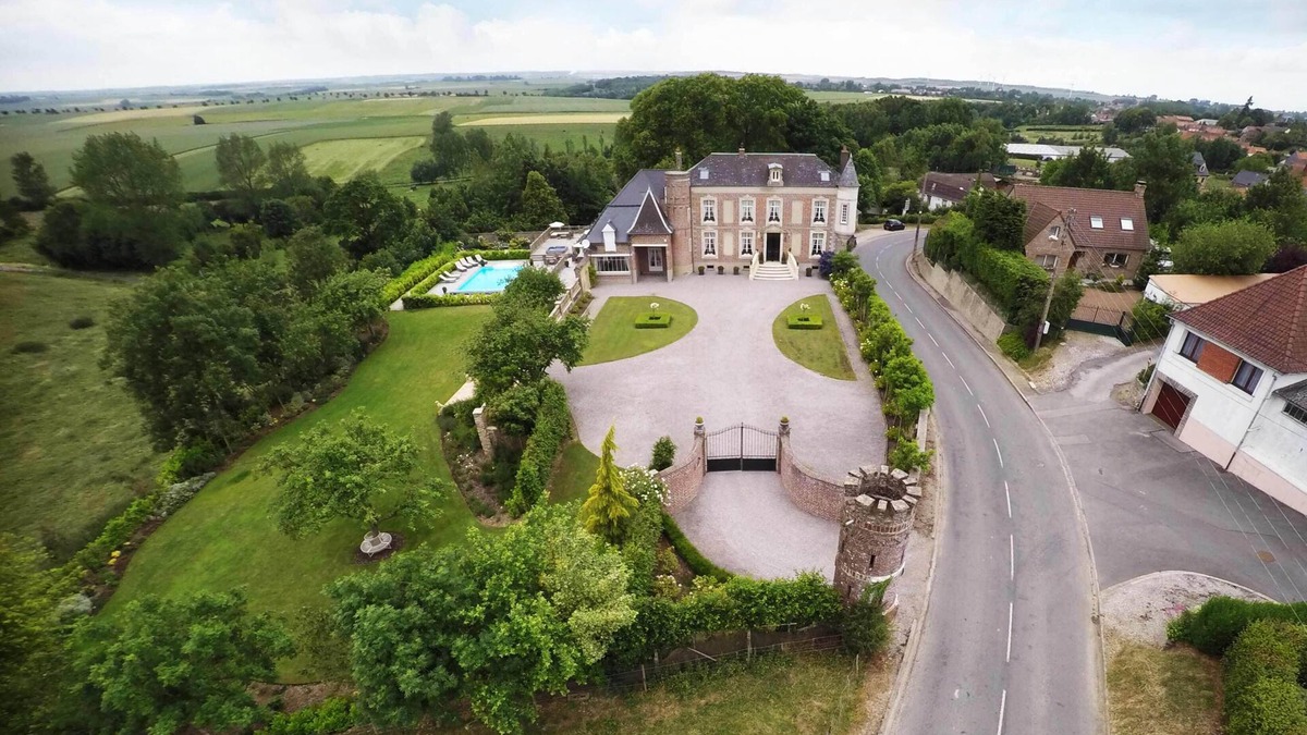 Dohem House | Chateau With Swimming Pool, Hot Tub and Sauna