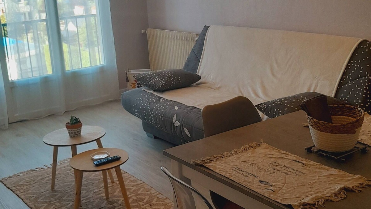 Chateauroux Apartment | Chateauroux: beautiful apartment with balcony