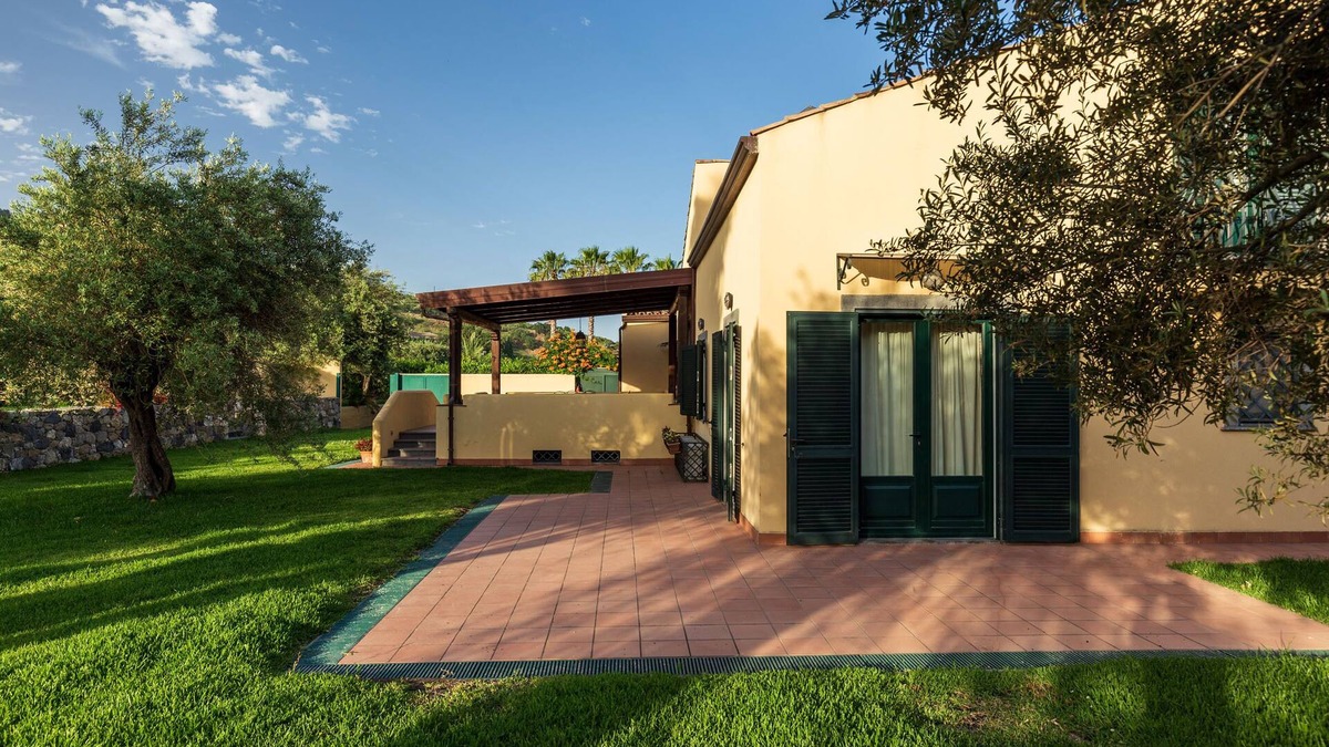 Trappitello Villa | Chateaux Lemon in the lush Taormina countryside-2 pools-8 bedrooms-top garden