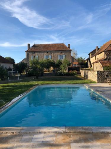 Saint-Ythaire House | Chatel de Bierre