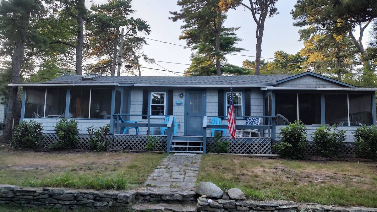 West Chatham Cottage | Chatham Cottage on the Big Pond One Mile to Ocean Beaches