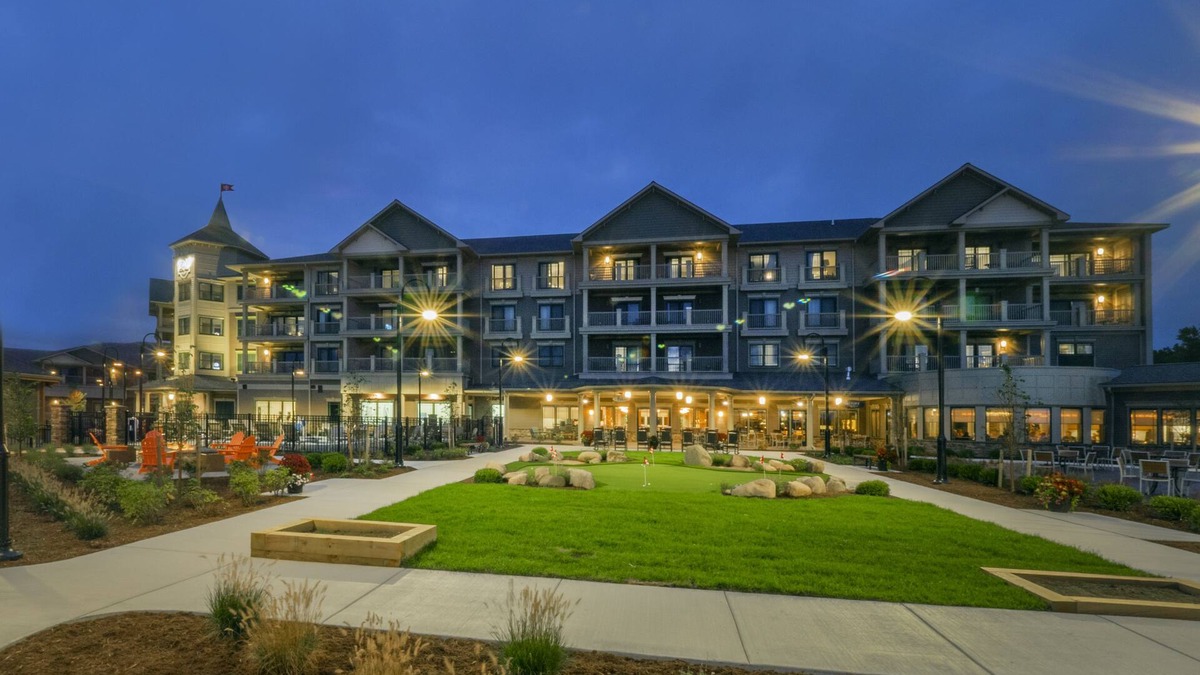 Celoron Hotel | Chautauqua Harbor Hotel - Jamestown