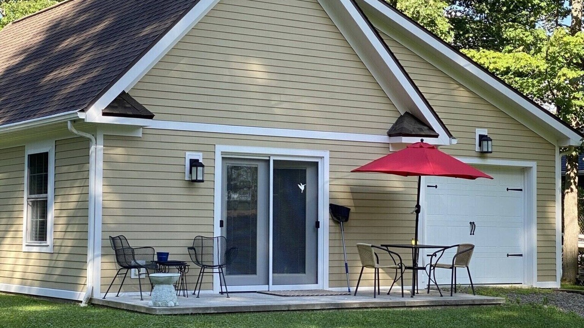 Bemus Point Cottage | Chautauqua Lake Luxurious Cottage on beautiful private 12 acre lakefront Estate