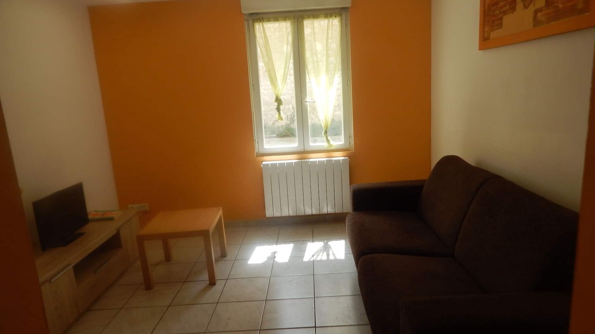 Coursan House | Cheap apartment with terrace 15 minutes from the sea