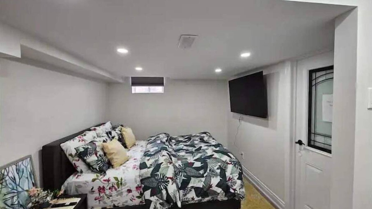 Ajax House | Cheerful 1 Bedroom Apartment with kitchennete