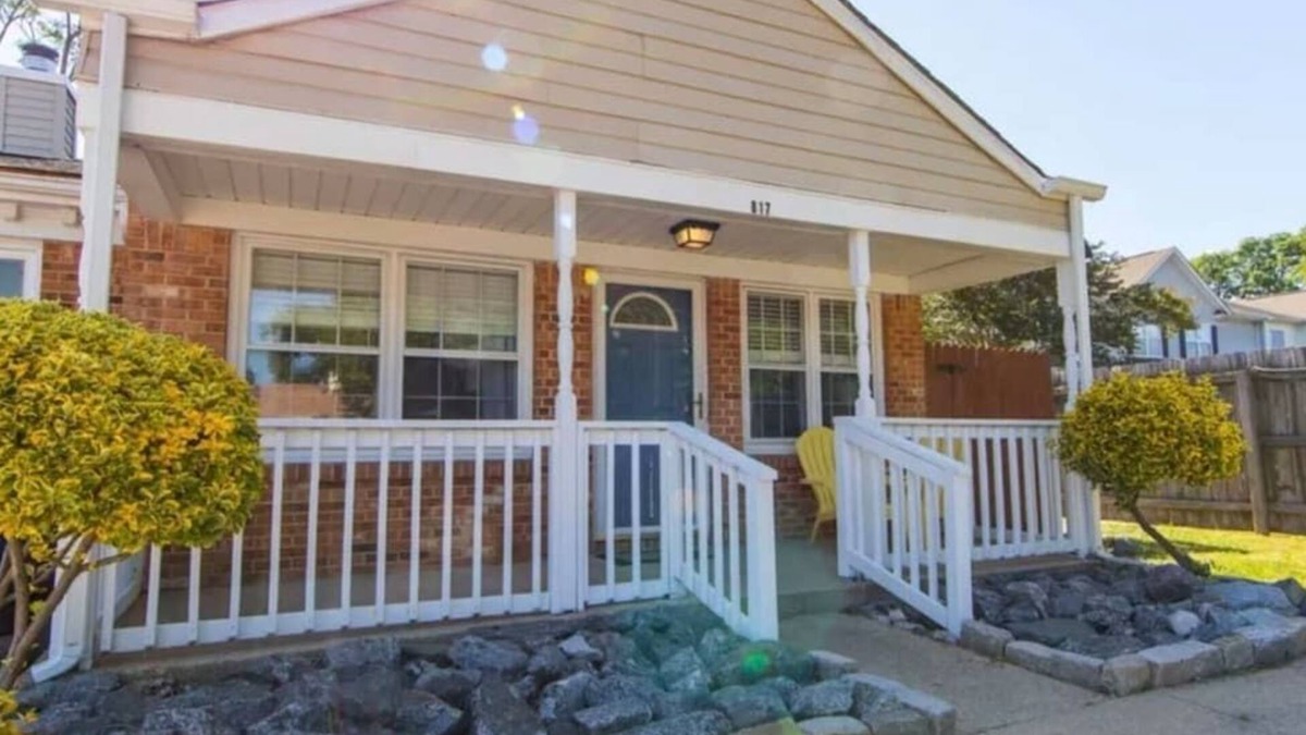 Northwest House | Cheerful 2 Bedroom Home near Virginia Wesleyan