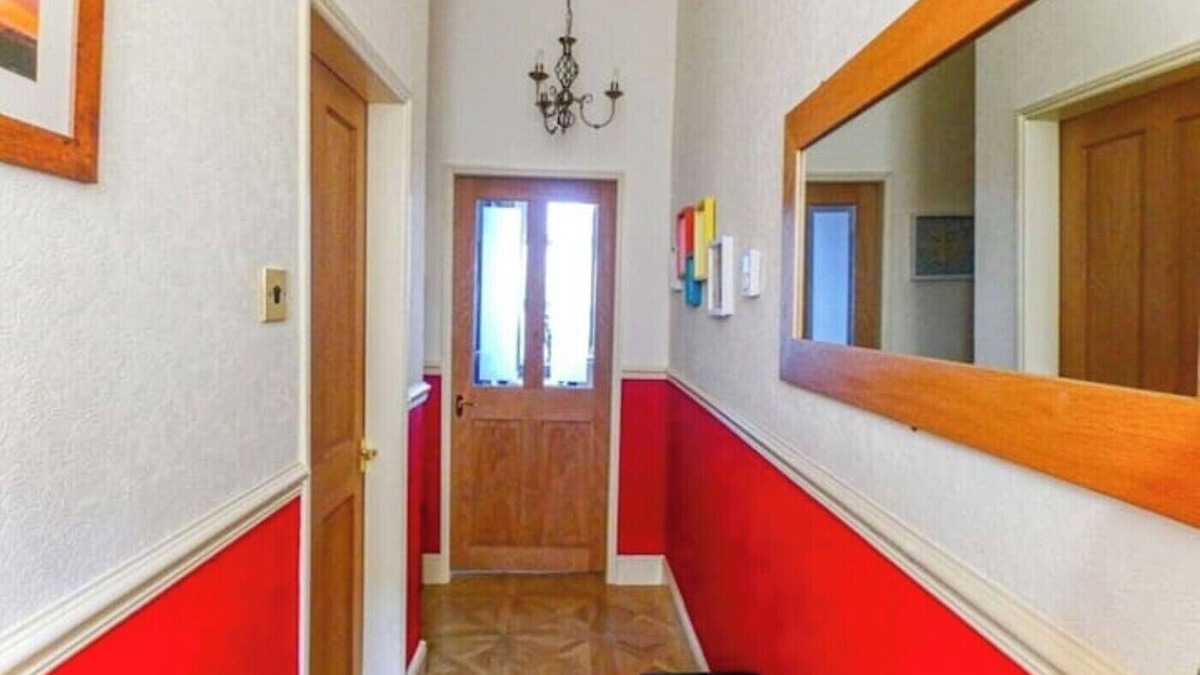 Sunderland House | Cheerful 2 bedroom cottage with Indoor Fireplace
