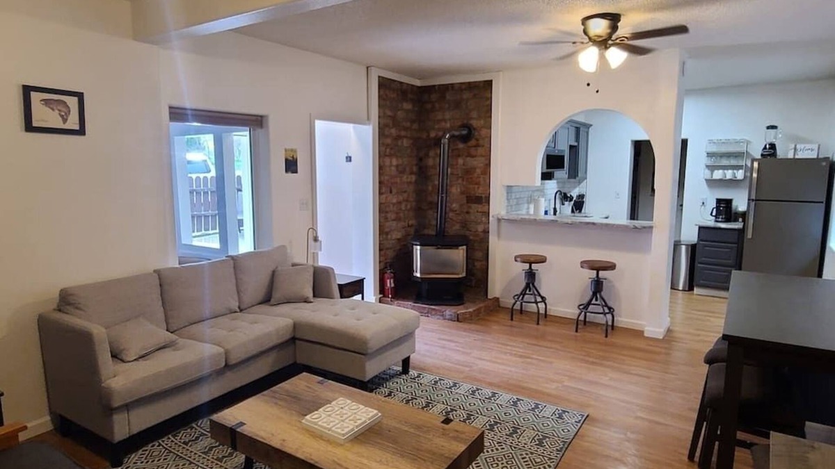Lewiston House | Cheerful 2 bedroom home with indoor fireplace.