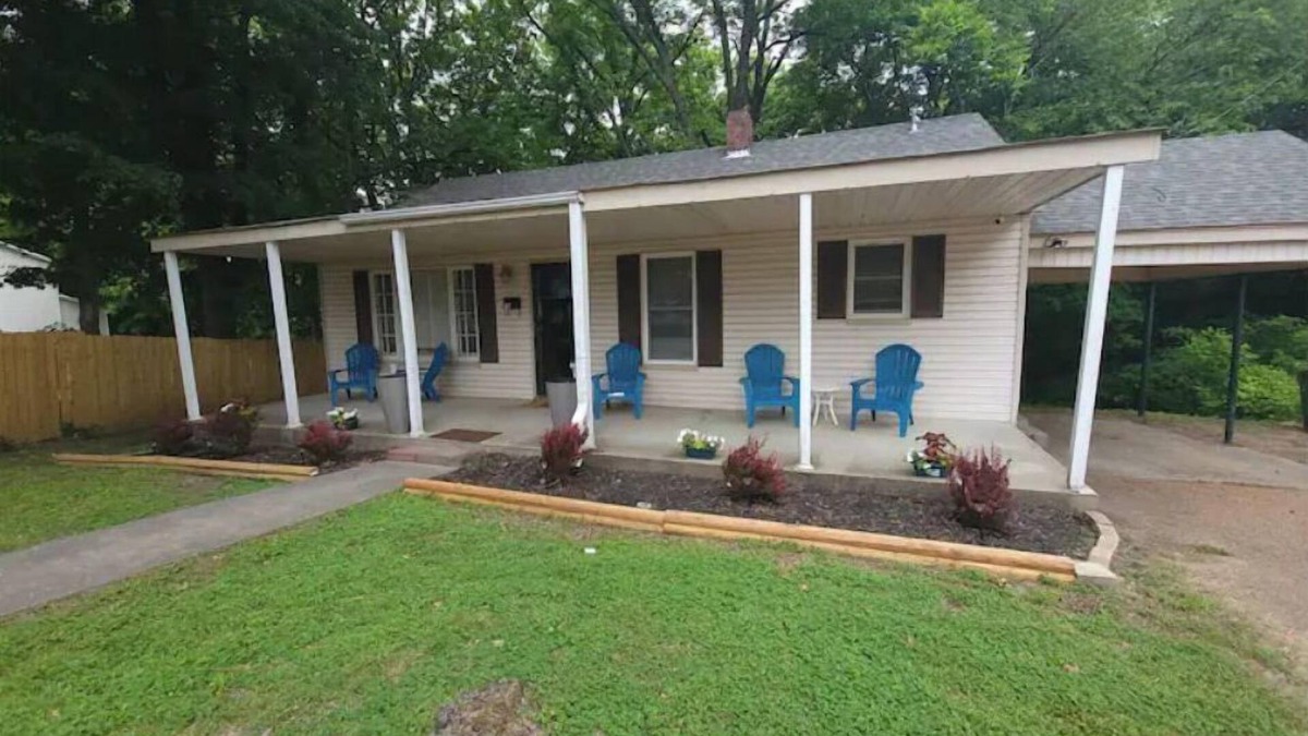 Ripley House | Cheerful 2bedroom bungalow w/parking on premises!