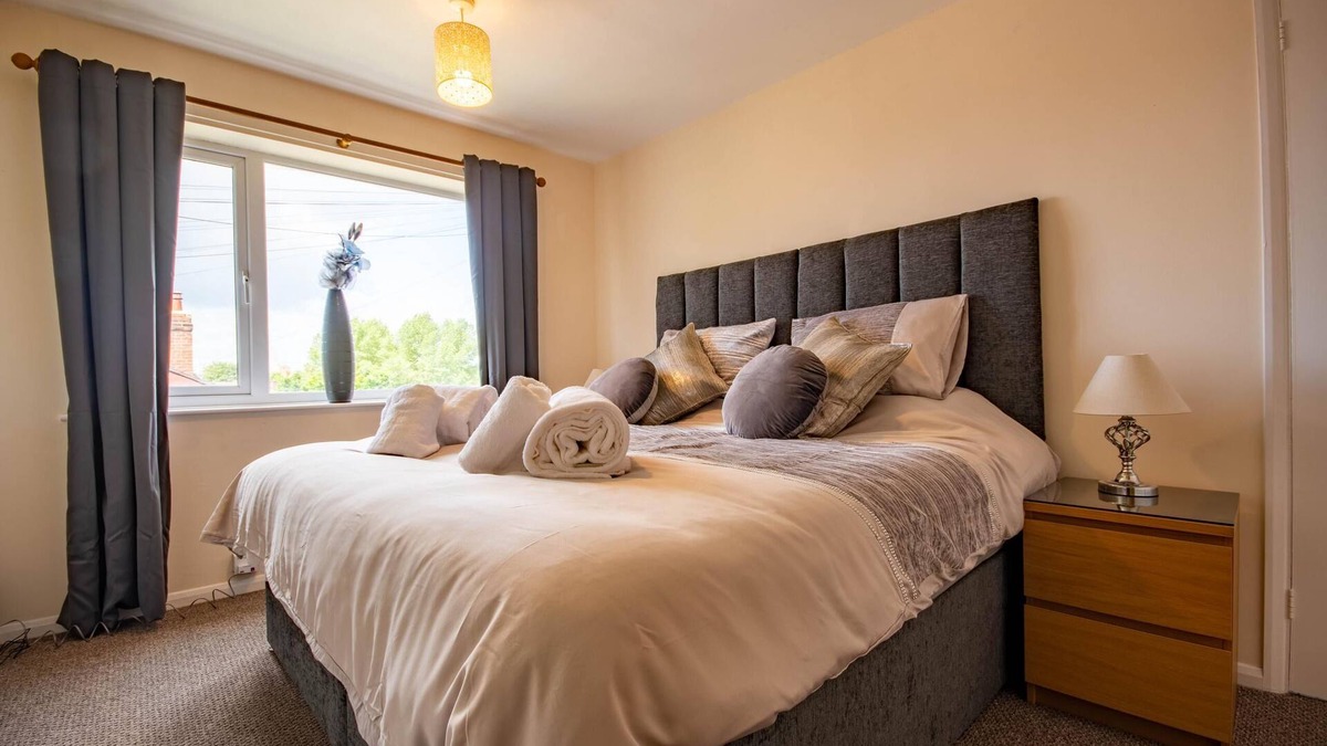 Worcester House | Cheerful 3-bed house in Worcester City Centre