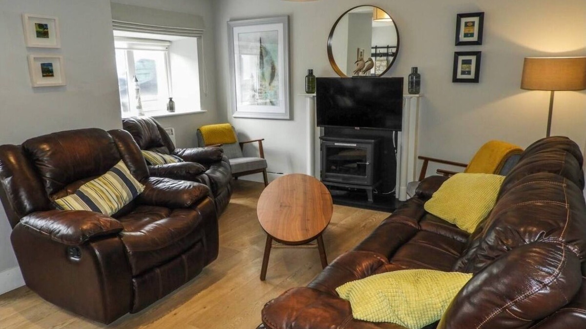 Fethard on Sea House | Cheerful 3 bed in the heart of Fethard-on-Sea village