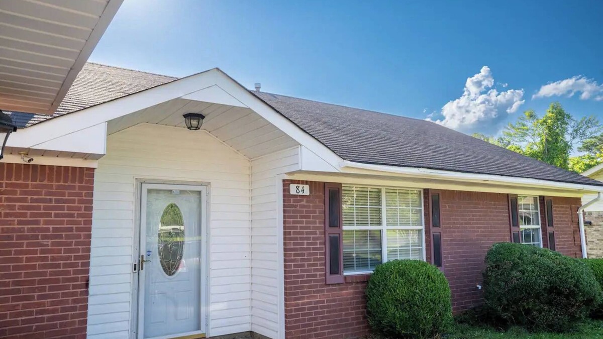Columbus House | Cheerful 3-Bed Room Home in Columbus, MS