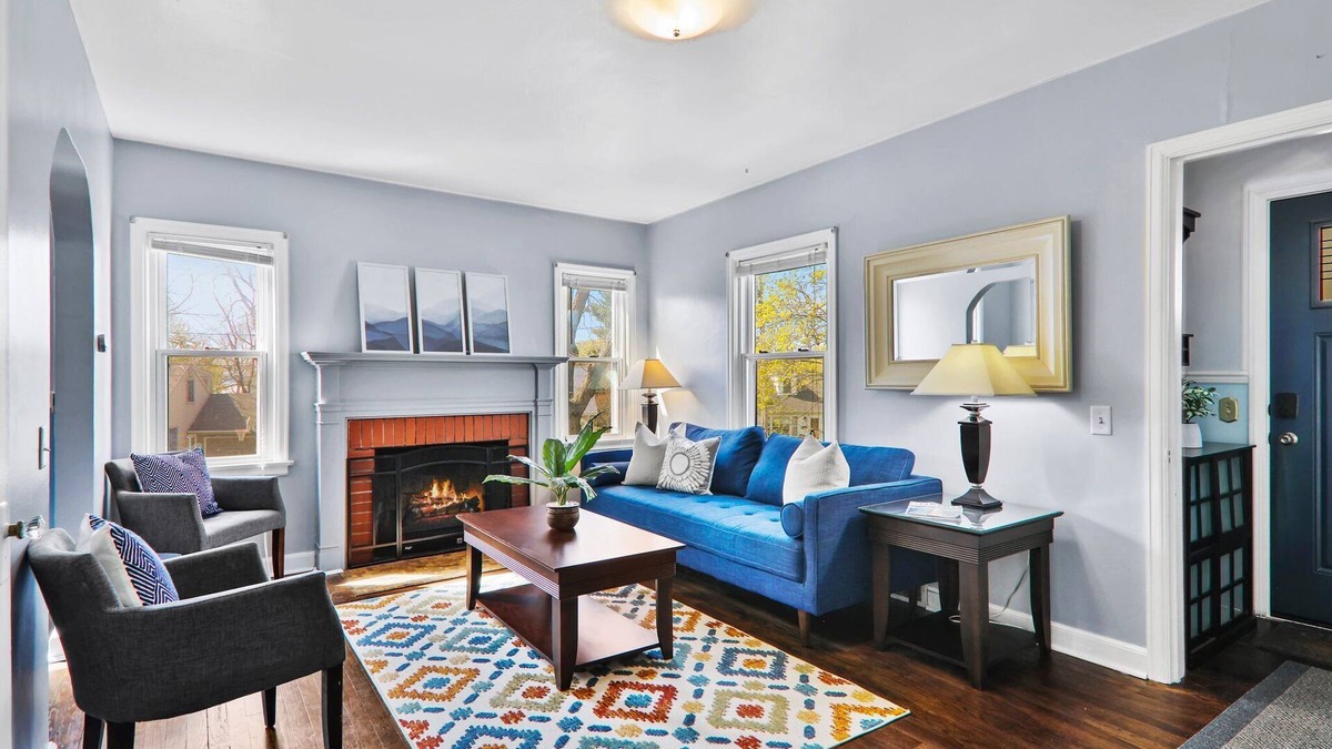 Monona Cottage | Cheerful 3-bedroom cottage 2 blocks from the lake
