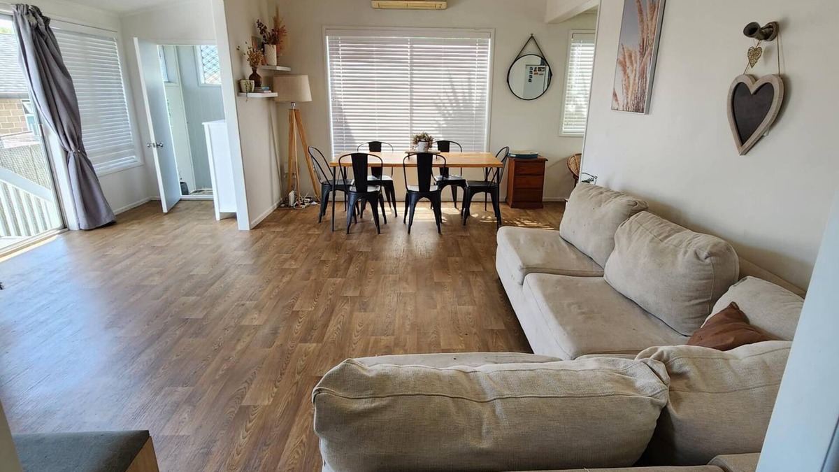 Stanmore Bay House | Cheerful 3 bedroom home in Stanmore Bay!