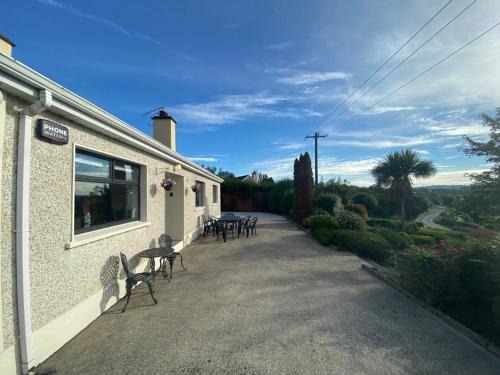 Shercock House | Cheerful 3 bedroom house with fantastic views