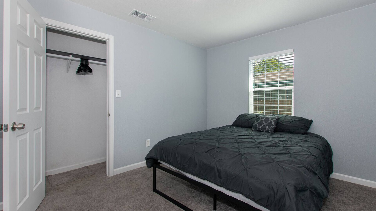 Heidenheimer House | Cheerful 3 bedroom house near downtown and close to hospitals