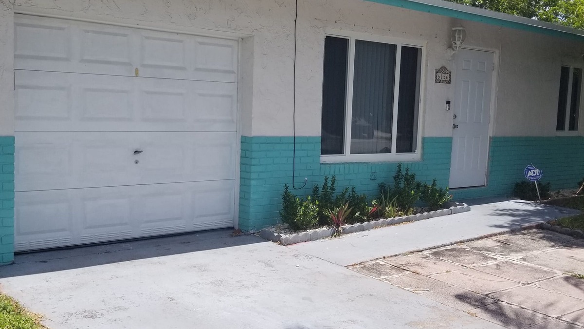 North Lauderdale House | Cheerful 3 BR 15 minutes from the beach.