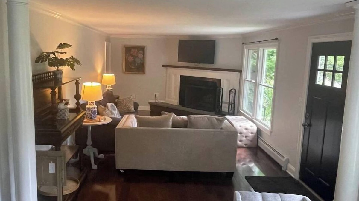 Stevenson House | Cheerful 4 bedroom home with all the updates