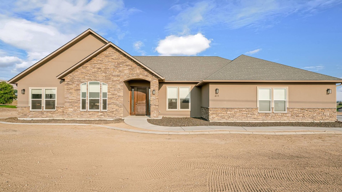 Terrace Heights House | Cheerful 4-bedroom home with breathtaking views.