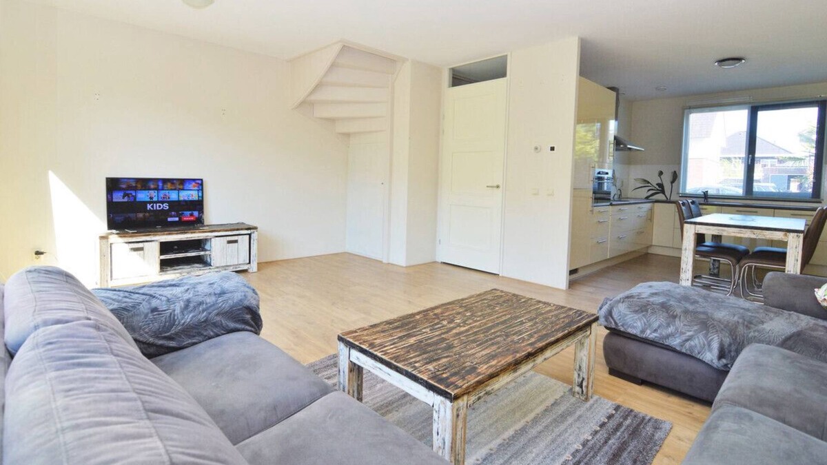 Almere House | Cheerful 4 Bedrooms Nearby Amsterdam