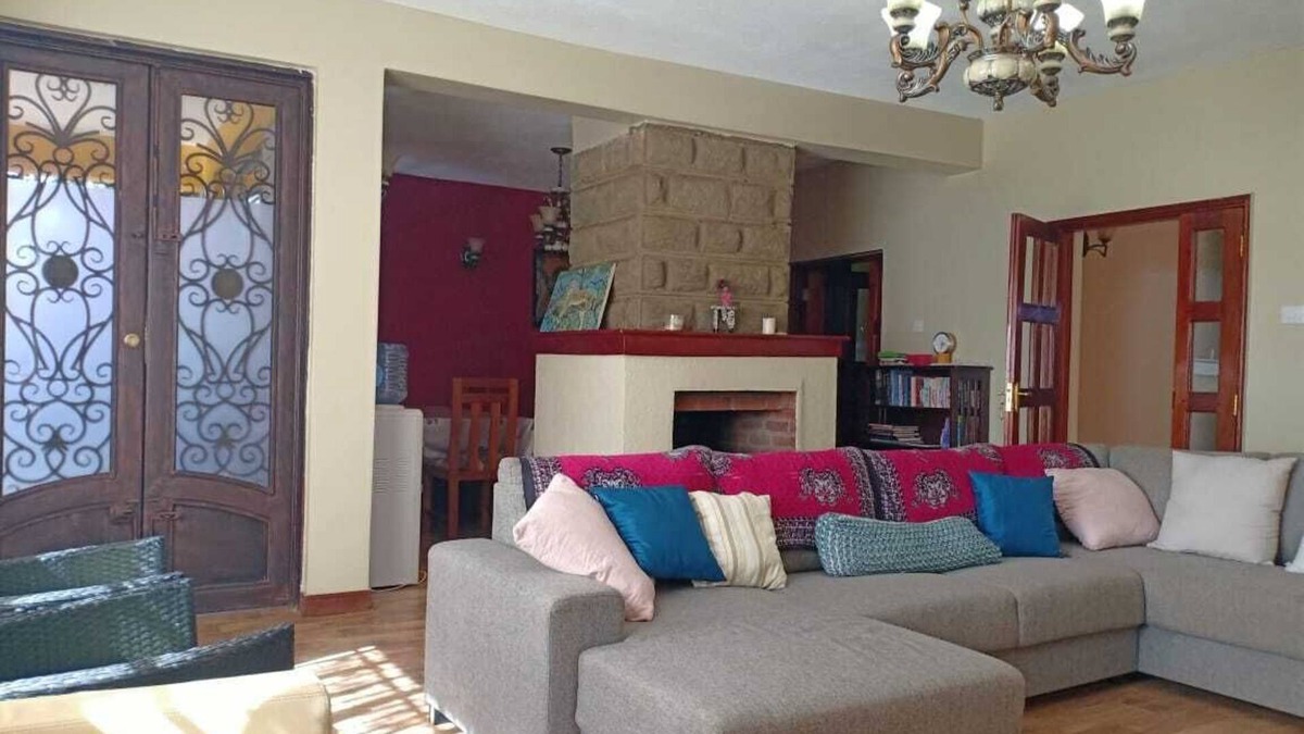 Thika House | Cheerful 4 brm modern villa suitable for families & groups near Thika Golf Club
