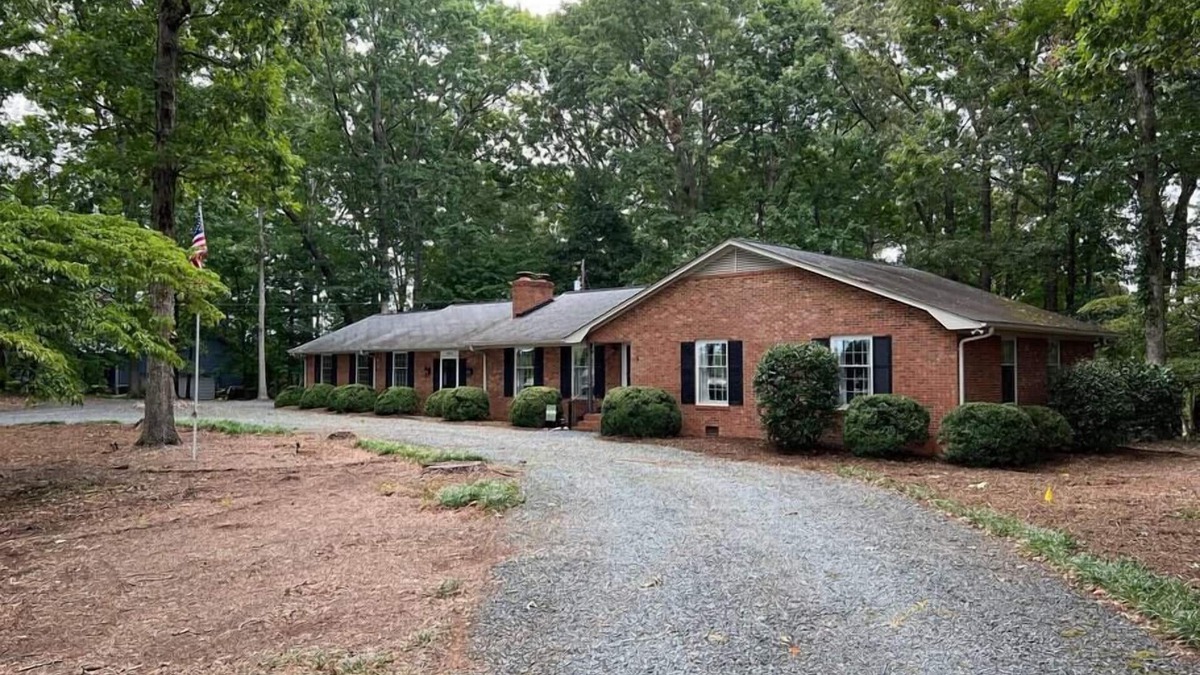 Wesley Chapel House | Cheerful 5 bedroom 3.5 bath very spacious home.