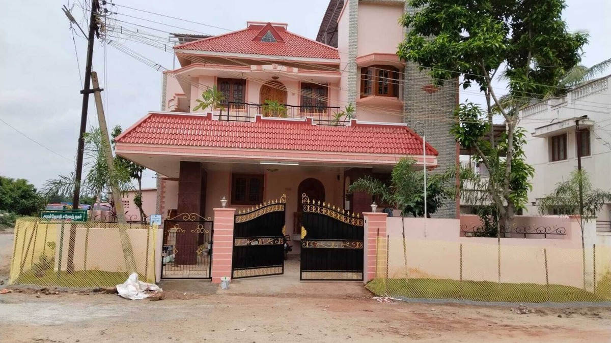 Coimbatore Villa | Cheerful 5- bedroom villa in Thudiyalur with Mountain View
