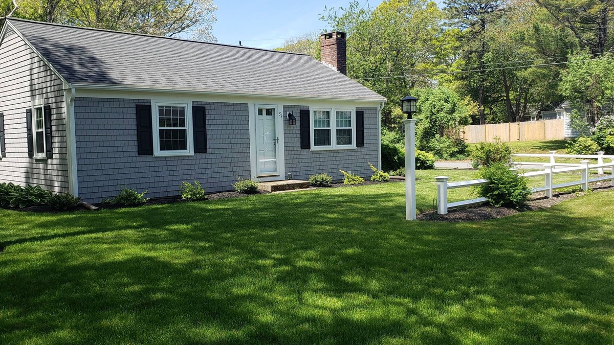 South Yarmouth House | Cheerful, Clean and Newly Renovated Home 5 Minutes from the Beach