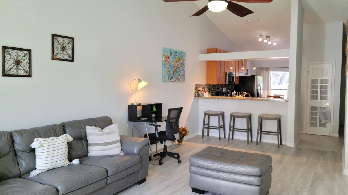 Clearwater House | Cheerful Clearwater Home