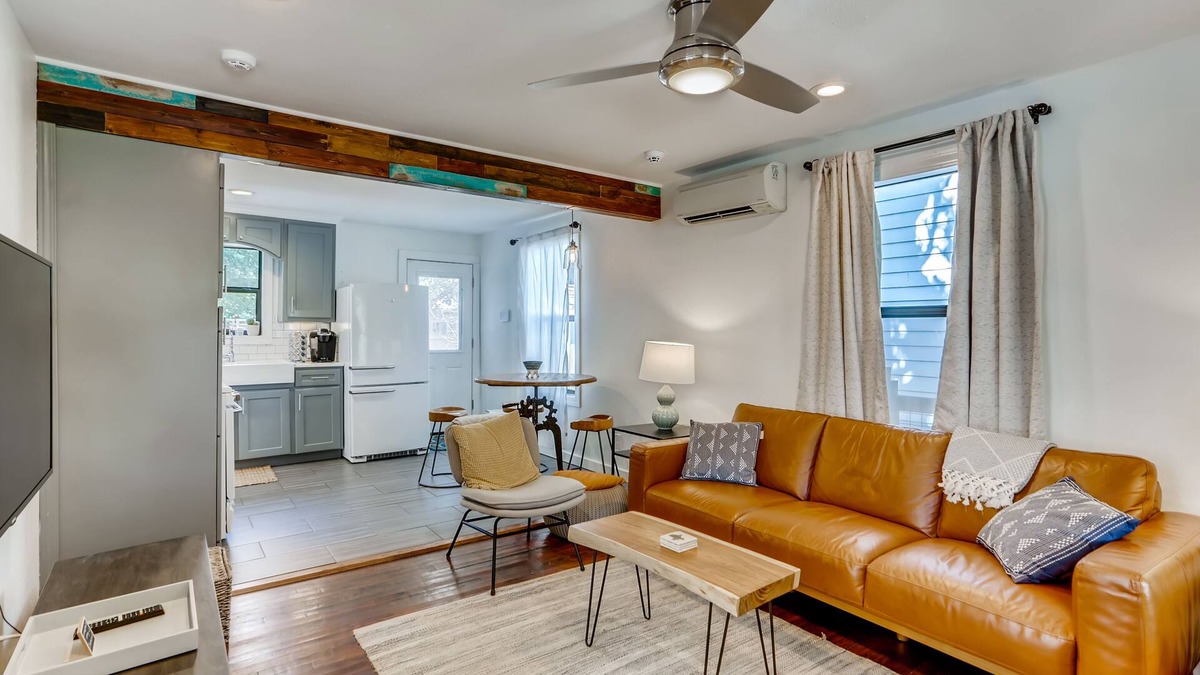 Chestnut House | Cheerful & Cozy East Austin Home Close to DT!