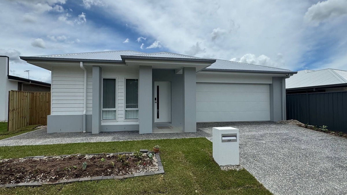 Park Ridge House | Cheerful Fantastic Newly built Home