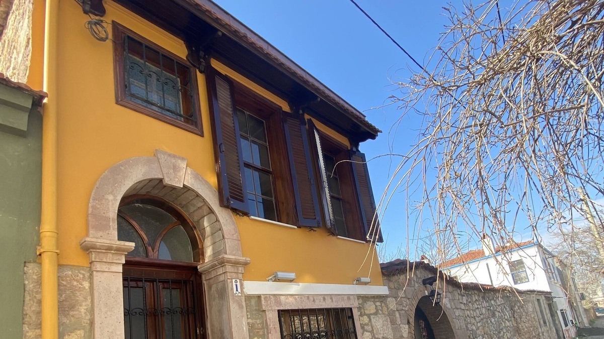 Ayvalik City Center House | Cheerful, Greek rooted Ayvalık townhouse