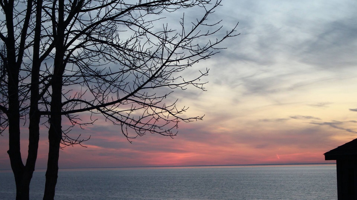 Romney Cottage | Cheerful life at cottage 2 bedroom on Lake Erie