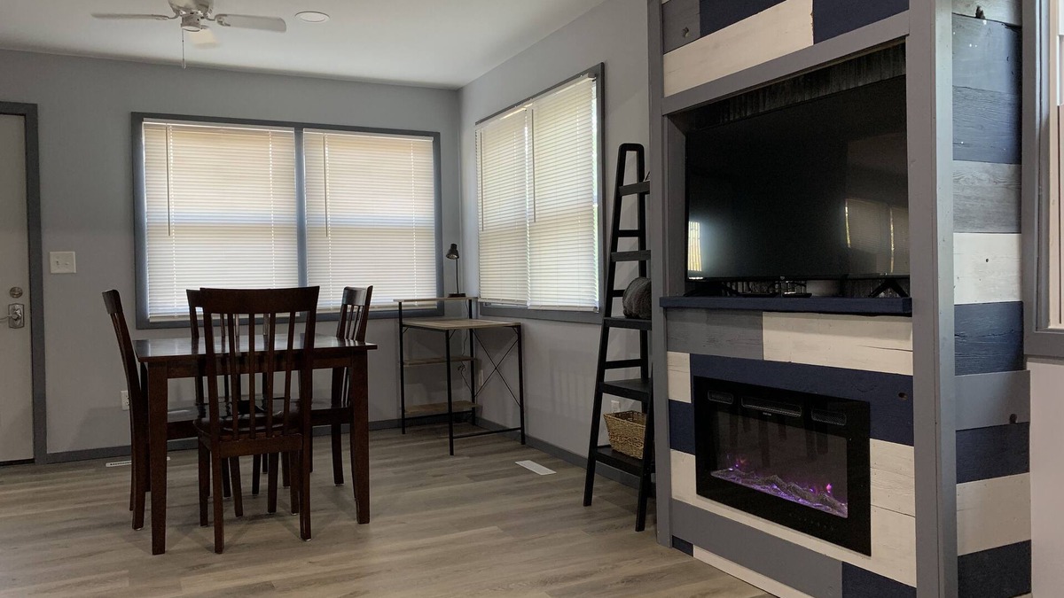 Norton House | Cheerful newly remodeled 1-bedroom with fireplace