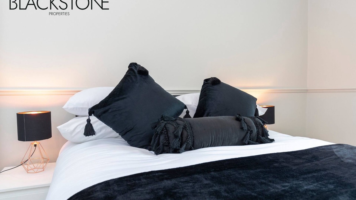 Darlington House | Cheerful one-bedroom house, with on-site parking by Blackstone