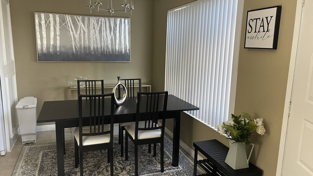 Azusa House | Cheerful, Quiet, Clean and Safe Condo near the San Gabriel Mountains in Azusa.
